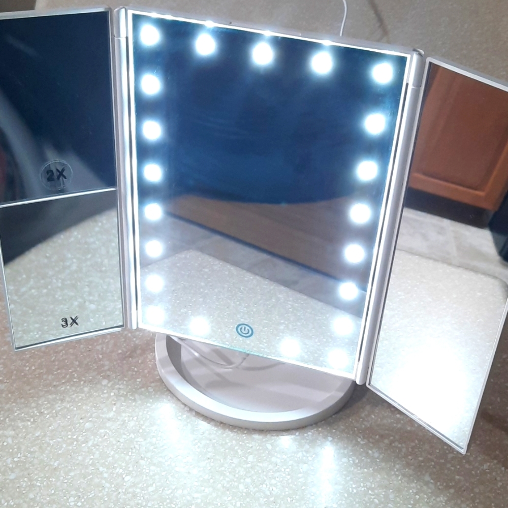 Magnifying Mirror